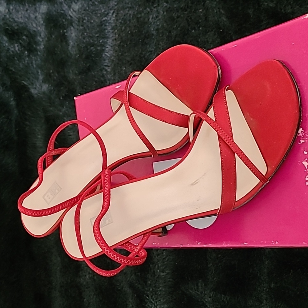 Women's shoes